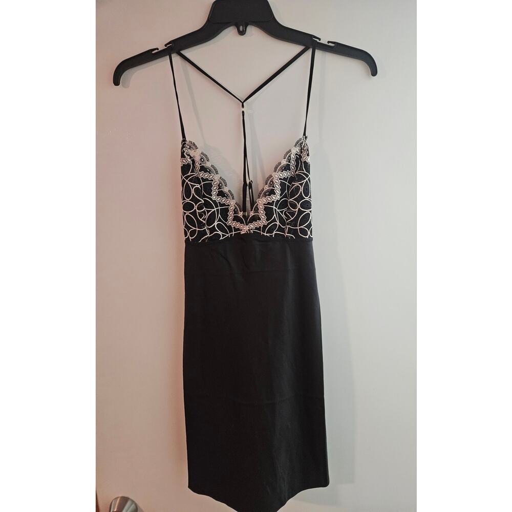 Brand New Flora Nikrooz Sydney Charmeuse Chemise With Lace Size Large - Picture 2 of 8